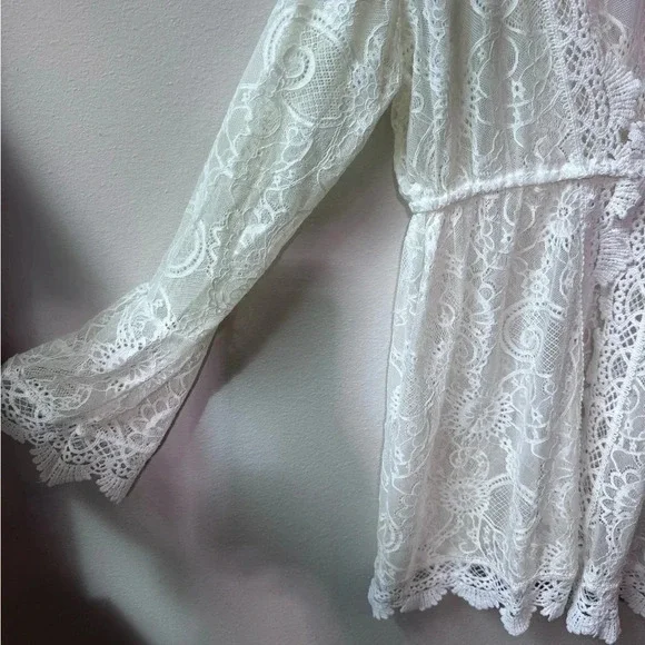 Cupshe Women’s Lace V-Neck swimsuit coverup - white/ivory, OSFM - Picture 2 of 5